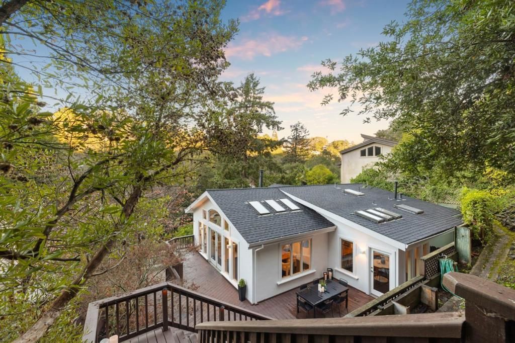 Image 30 of property listing at 2937 San Juan Boulevard, Belmont, CA 94002