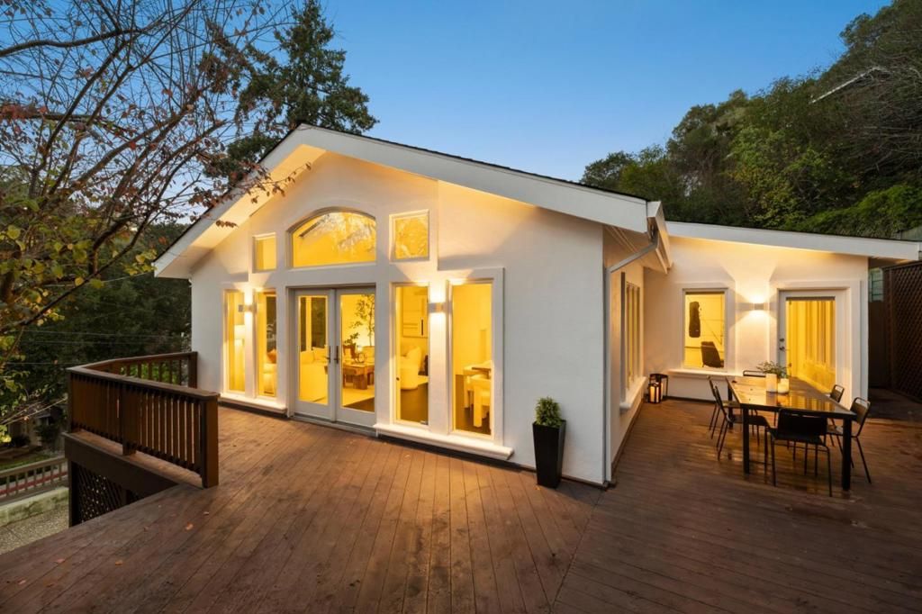 Image 33 of property listing at 2937 San Juan Boulevard, Belmont, CA 94002