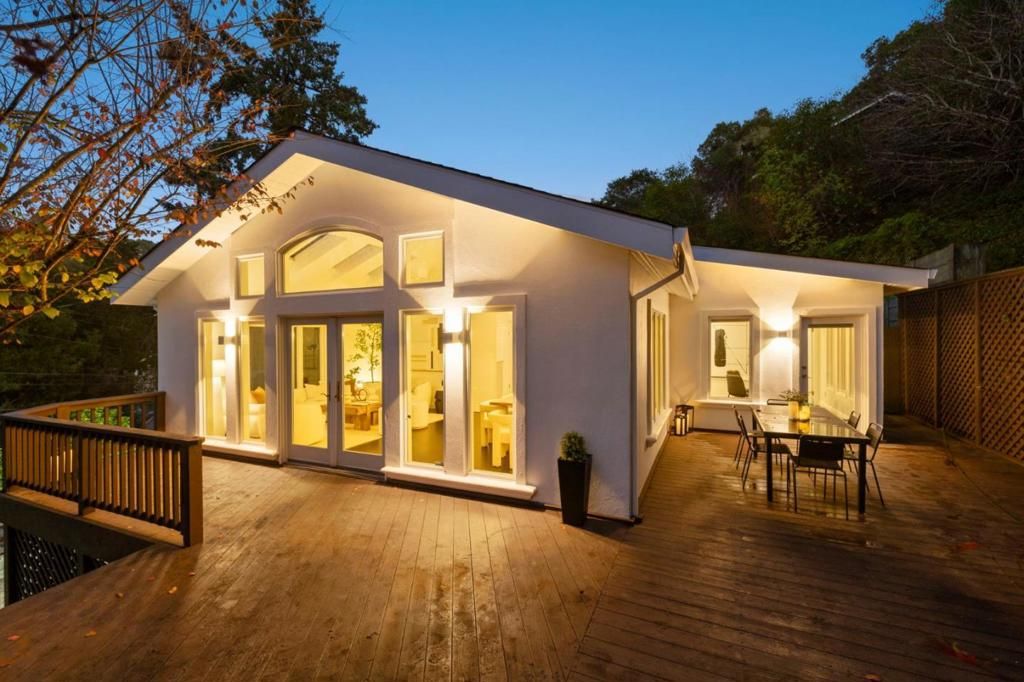 Image 36 of property listing at 2937 San Juan Boulevard, Belmont, CA 94002