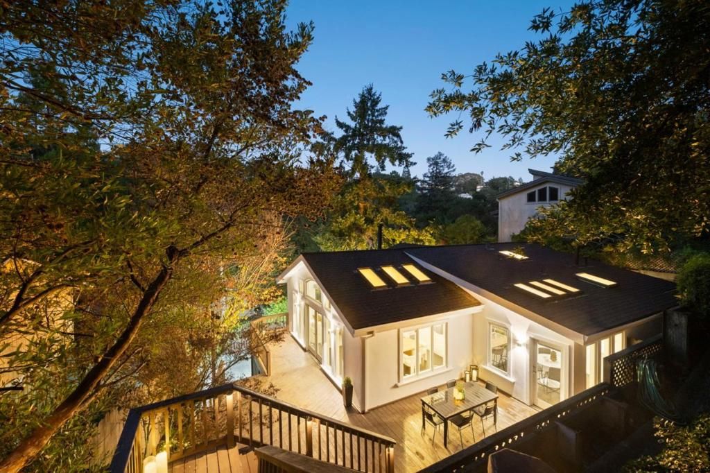 Image 5 of property listing at 2937 San Juan Boulevard, Belmont, CA 94002