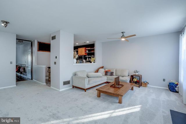 1625 NATHAN DR, Cinnaminson, NJ 08077