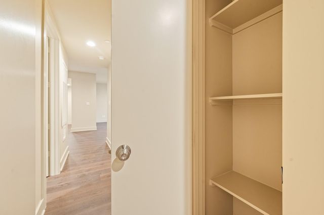 2829 Timmons Lane 201, Houston, TX 77027