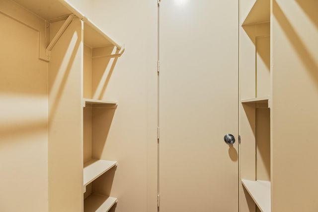 2829 Timmons Lane 201, Houston, TX 77027