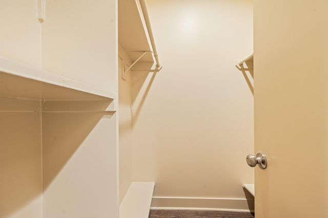 2829 Timmons Lane 201, Houston, TX 77027