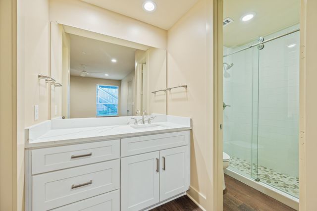 2829 Timmons Lane 201, Houston, TX 77027