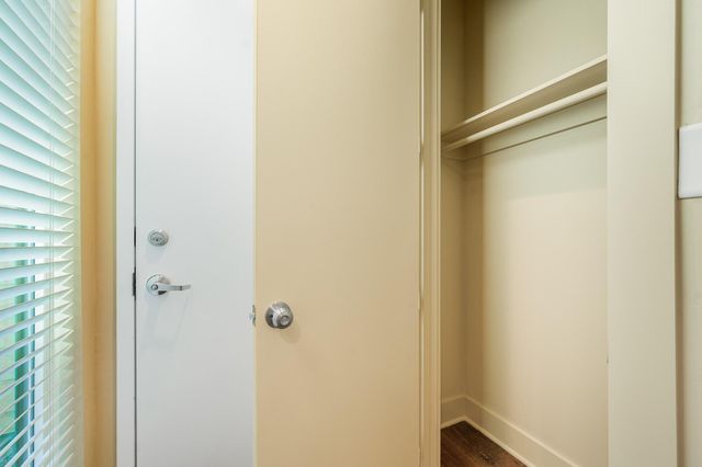 2829 Timmons Lane 201, Houston, TX 77027