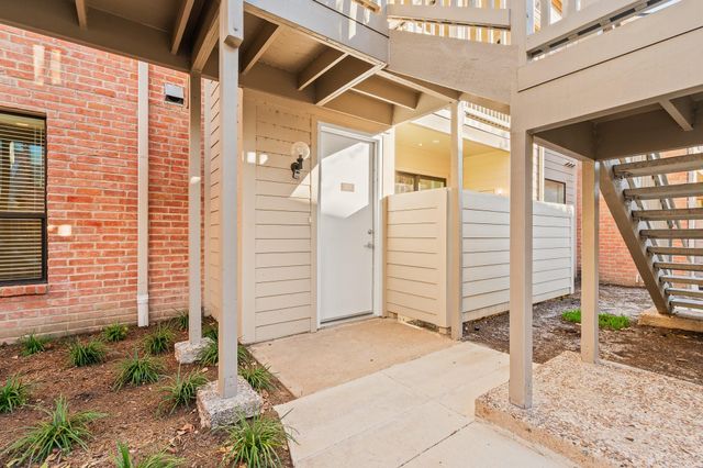 2829 Timmons Lane 201, Houston, TX 77027