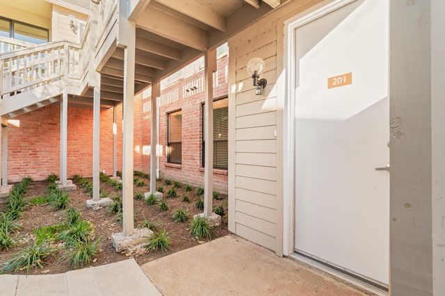 2829 Timmons Lane 201, Houston, TX 77027