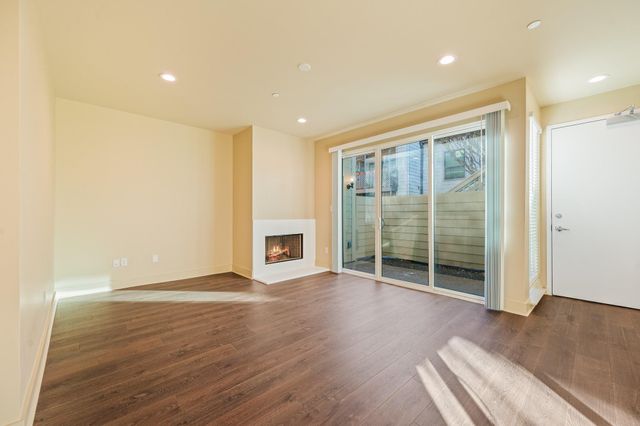 2829 Timmons Lane 201, Houston, TX 77027