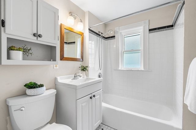 17 Spalding St 3, Boston, MA 02130