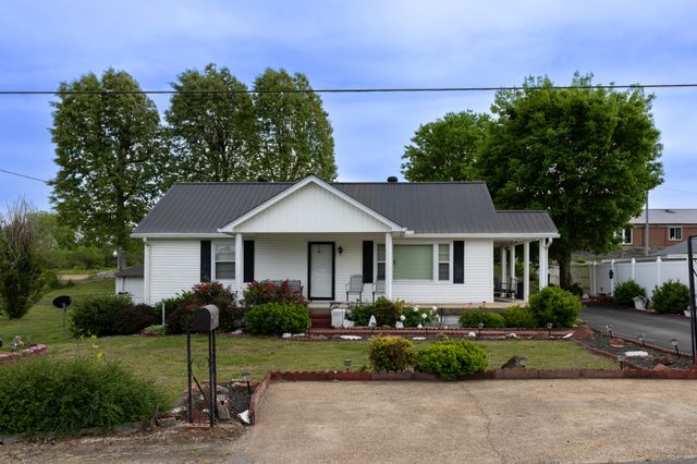 130 Elm Ln, Linden, TN 37096
