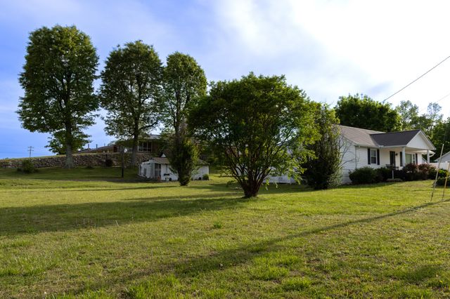 130 Elm Ln, Linden, TN 37096