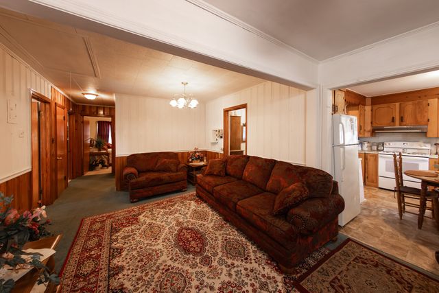 130 Elm Ln, Linden, TN 37096