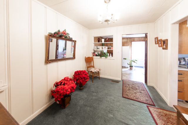 130 Elm Ln, Linden, TN 37096