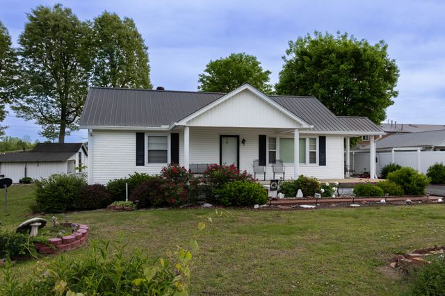 130 Elm Ln, Linden, TN 37096