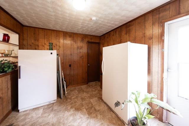 130 Elm Ln, Linden, TN 37096