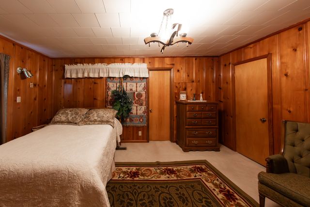 130 Elm Ln, Linden, TN 37096