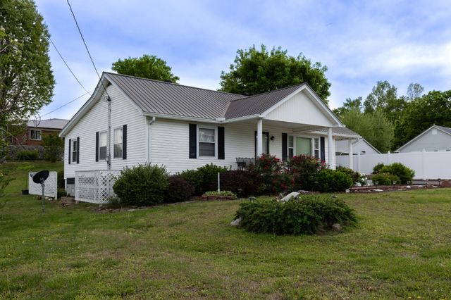 130 Elm Ln, Linden, TN 37096