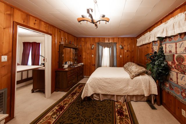 130 Elm Ln, Linden, TN 37096