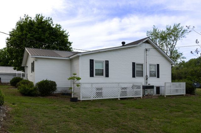130 Elm Ln, Linden, TN 37096