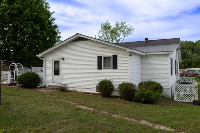 130 Elm Ln, Linden, TN 37096