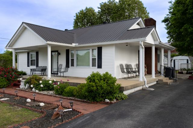 130 Elm Ln, Linden, TN 37096