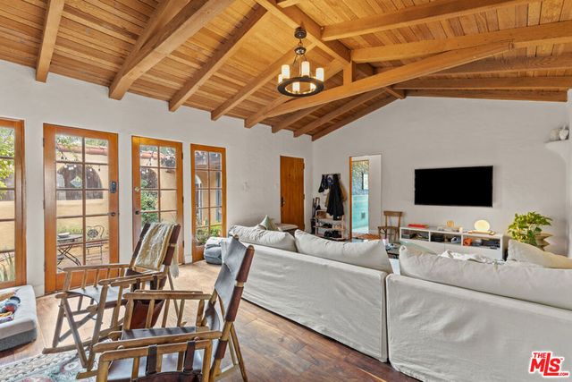 11623 Otsego Street, North Hollywood, CA 91601