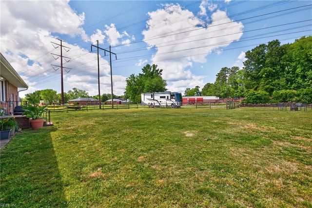 7 Vera CIR, Newport News, VA 23601