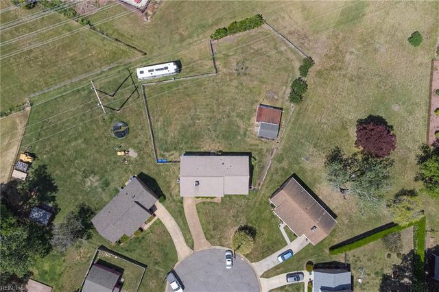 7 Vera CIR, Newport News, VA 23601