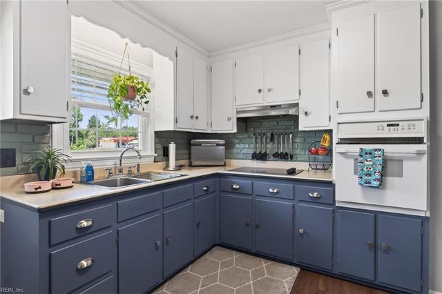 7 Vera CIR, Newport News, VA 23601