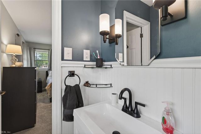 7 Vera CIR, Newport News, VA 23601