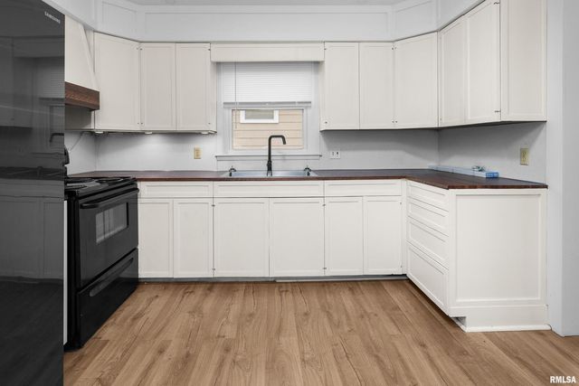 405 BLUFF Street, Albany, IL 61230