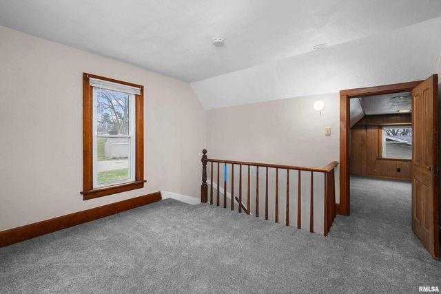 405 BLUFF Street, Albany, IL 61230