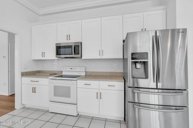 27 Bellflower Drive, Lakewood, NJ 08701