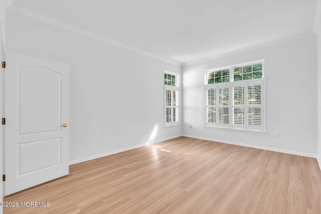 27 Bellflower Drive, Lakewood, NJ 08701