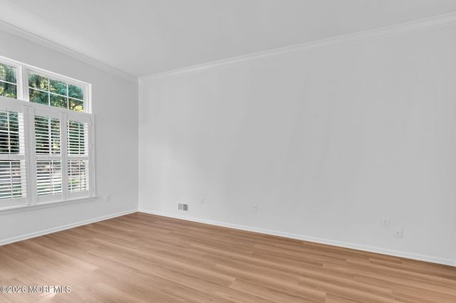 27 Bellflower Drive, Lakewood, NJ 08701