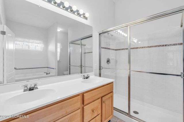 27 Bellflower Drive, Lakewood, NJ 08701