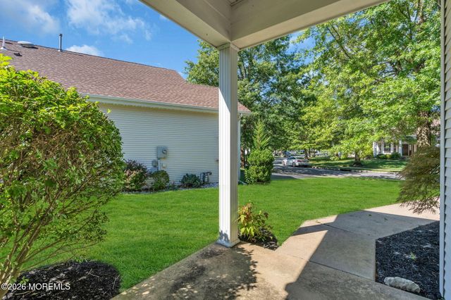 27 Bellflower Drive, Lakewood, NJ 08701