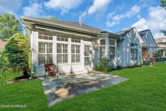 27 Bellflower Drive, Lakewood, NJ 08701