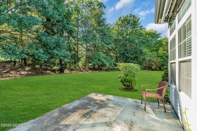 27 Bellflower Drive, Lakewood, NJ 08701
