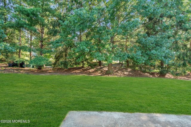 27 Bellflower Drive, Lakewood, NJ 08701