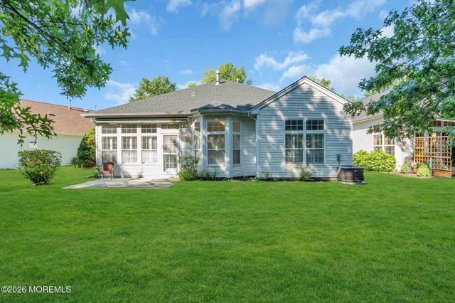27 Bellflower Drive, Lakewood, NJ 08701