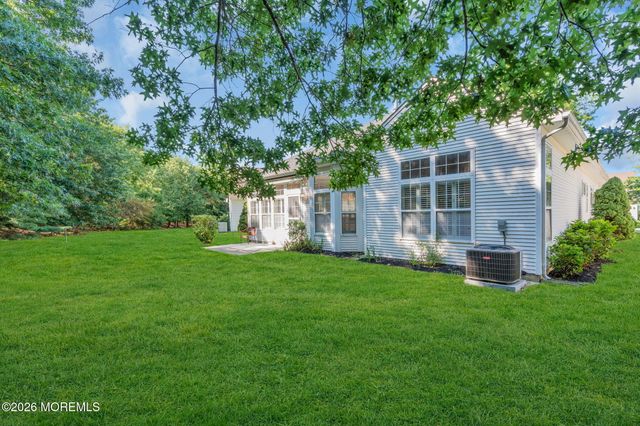 27 Bellflower Drive, Lakewood, NJ 08701