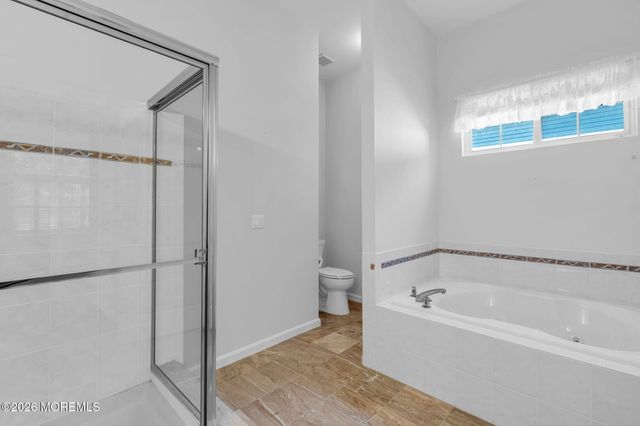 27 Bellflower Drive, Lakewood, NJ 08701