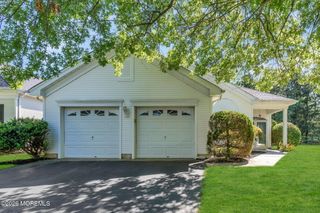 27 Bellflower Drive, Lakewood, NJ 08701