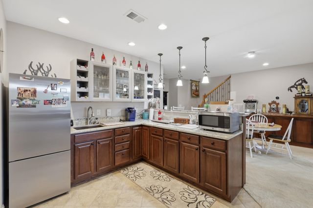 128 Kingston Drive, Georgetown, KY 40324