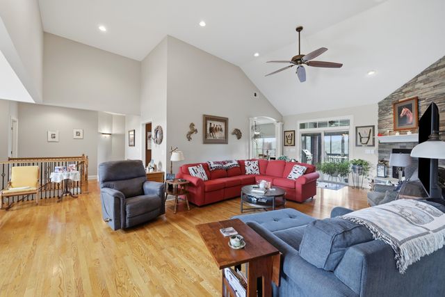 128 Kingston Drive, Georgetown, KY 40324