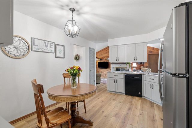 W160S7251 Daisy DRIVE, Muskego, WI 53150