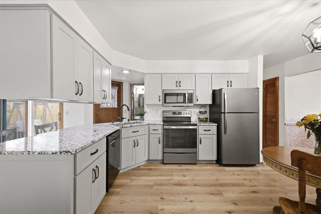 W160S7251 Daisy DRIVE, Muskego, WI 53150