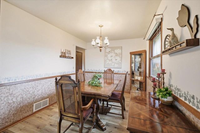 W160S7251 Daisy DRIVE, Muskego, WI 53150
